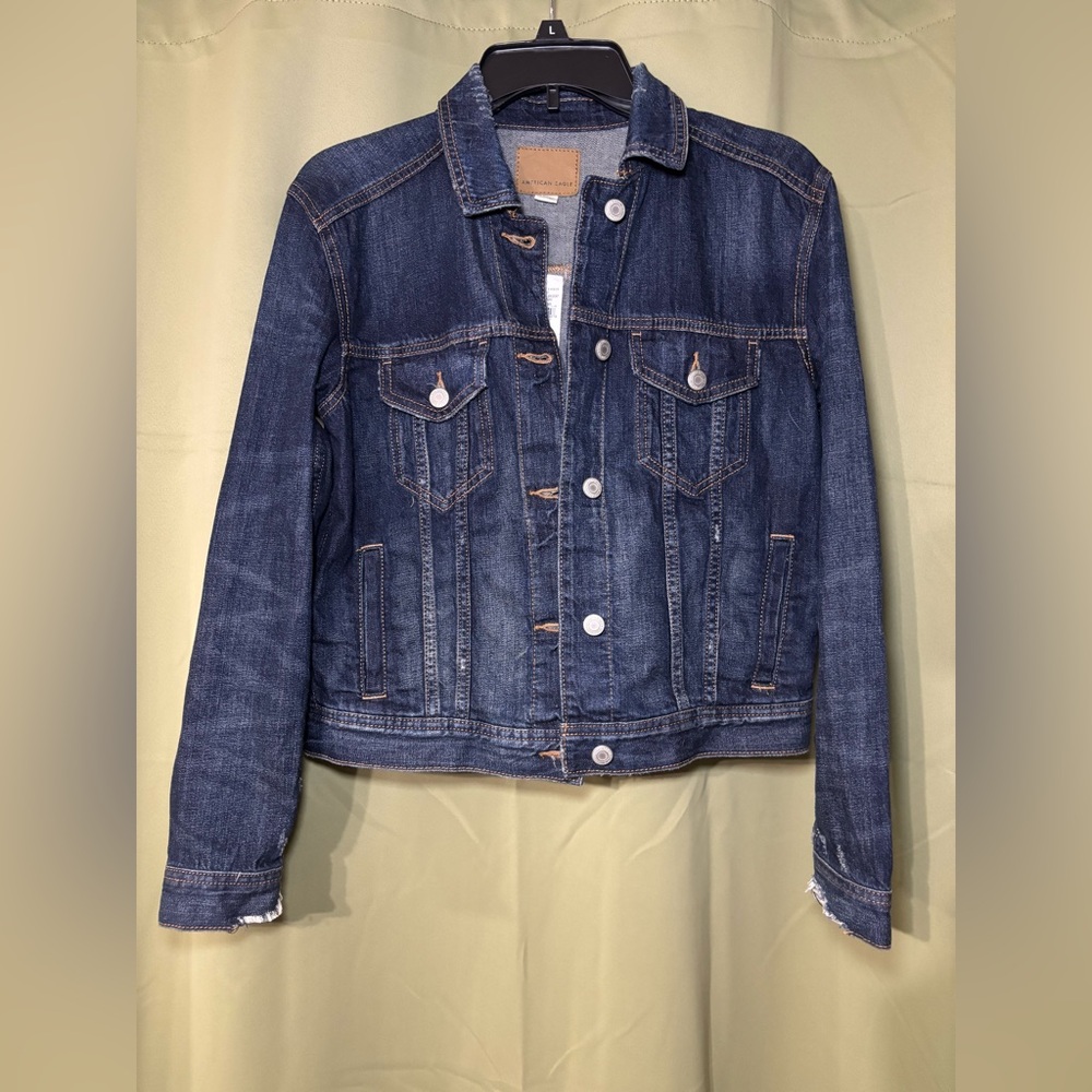 Women’s American Eagle Jean Jacket Distressed Denim XS NWT 2562-400